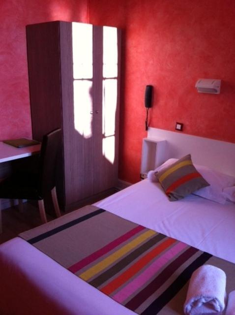 Hotel Cote Patio Nîmes Exteriör bild