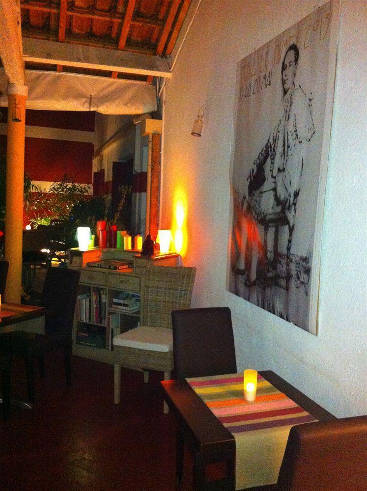 Hotel Cote Patio Nîmes Exteriör bild